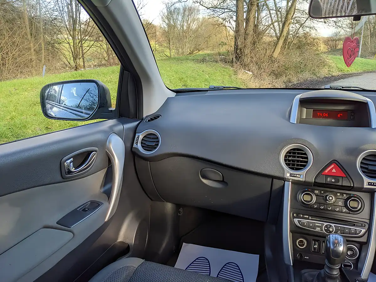 Used 2009 Renault Koleos Dynamique S Grey - Interior and Exterior details 14