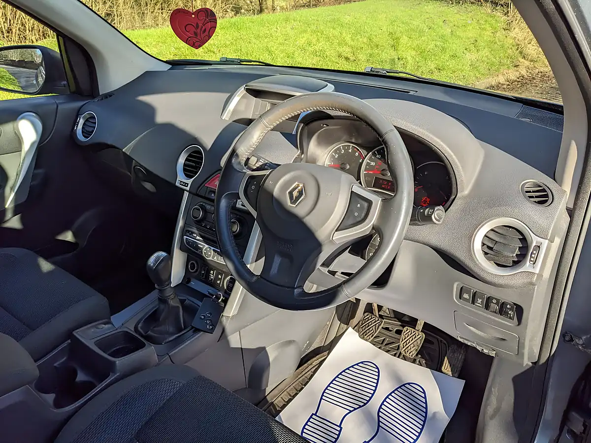 Used 2009 Renault Koleos Dynamique S Grey - Interior and Exterior details 7
