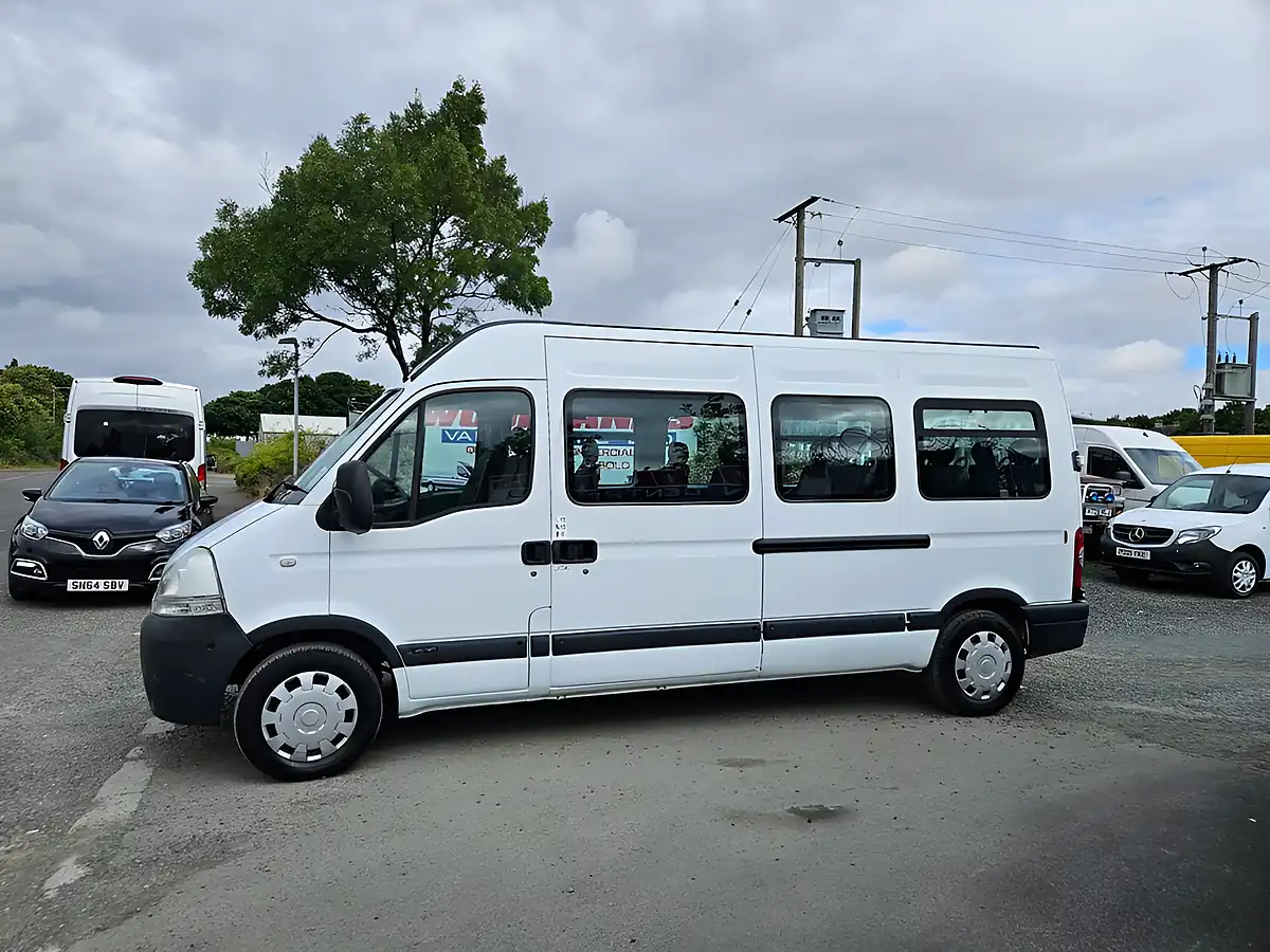 Used 2009 Renault Master LM39 Minibus L3 H2 White - Interior and Exterior details 5