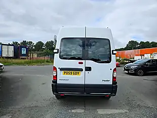 Used 2009 Renault Master LM39 Minibus L3 H2 White - Interior and Exterior details 7