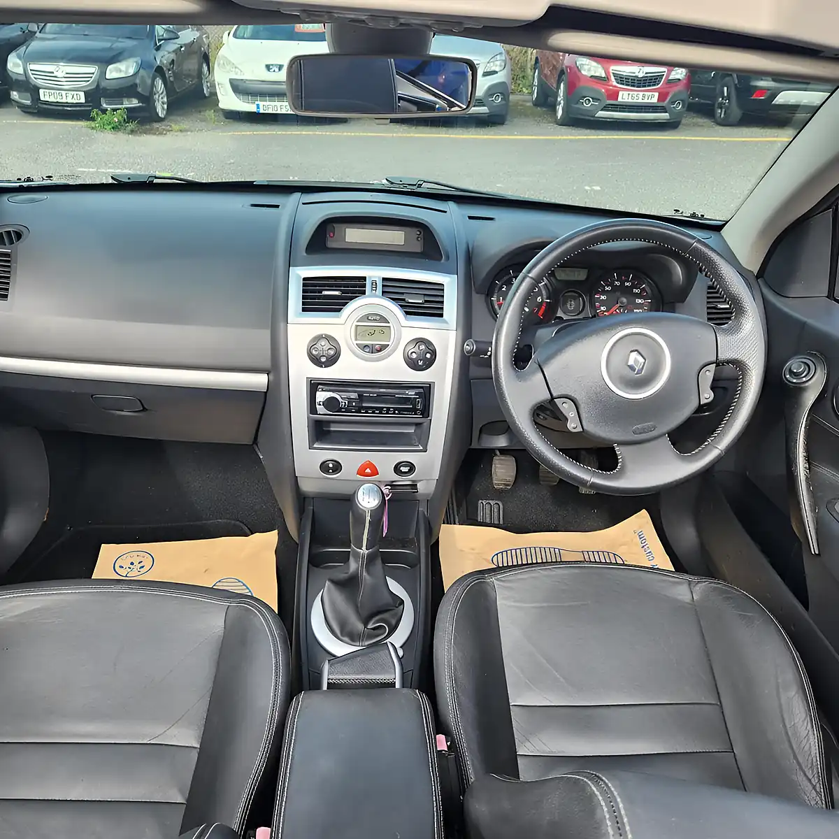 Used 2009 Renault Megane Leather Black - Interior and Exterior details 10