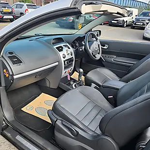 Used 2009 Renault Megane Leather Black - Interior and Exterior details 11
