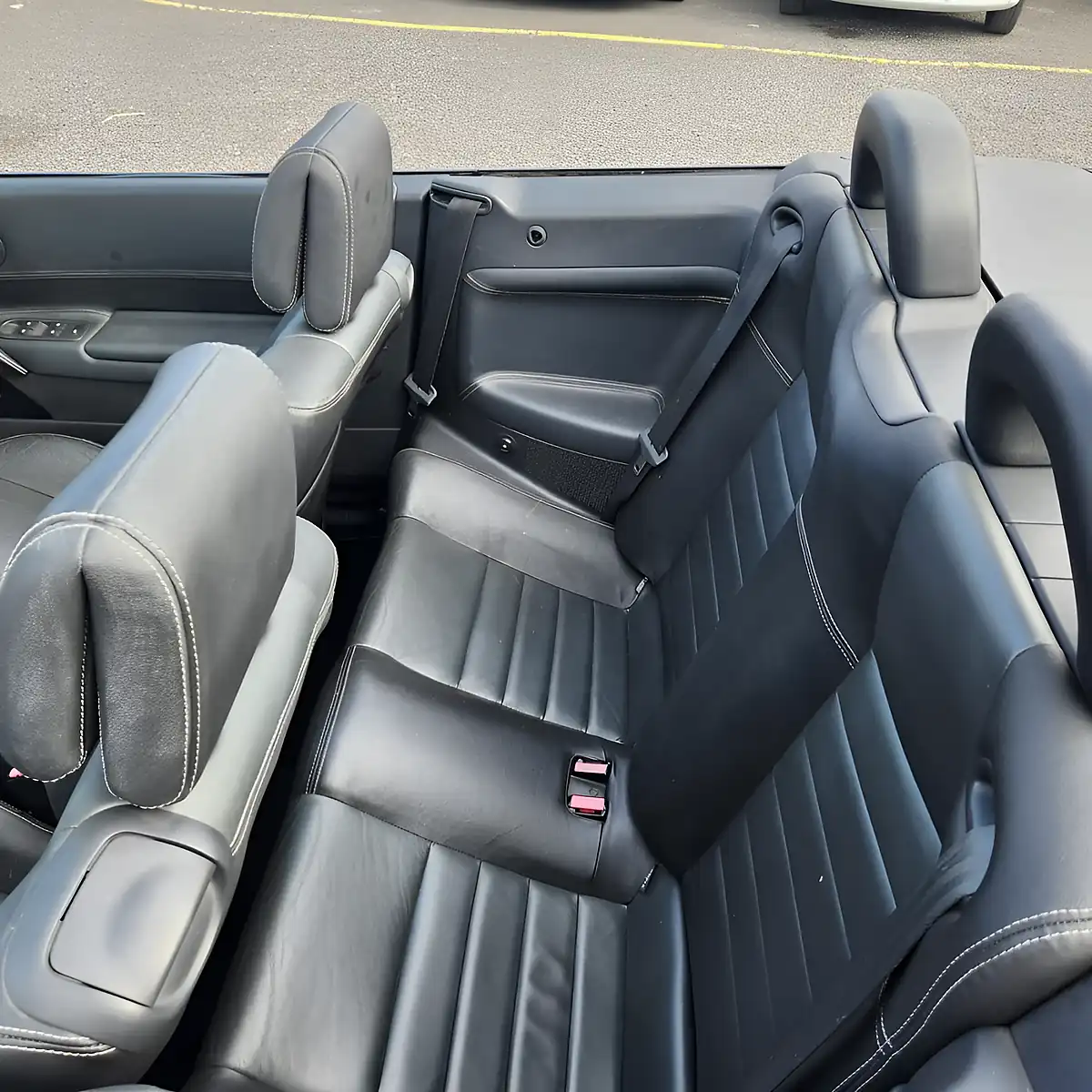 Used 2009 Renault Megane Leather Black - Interior and Exterior details 12