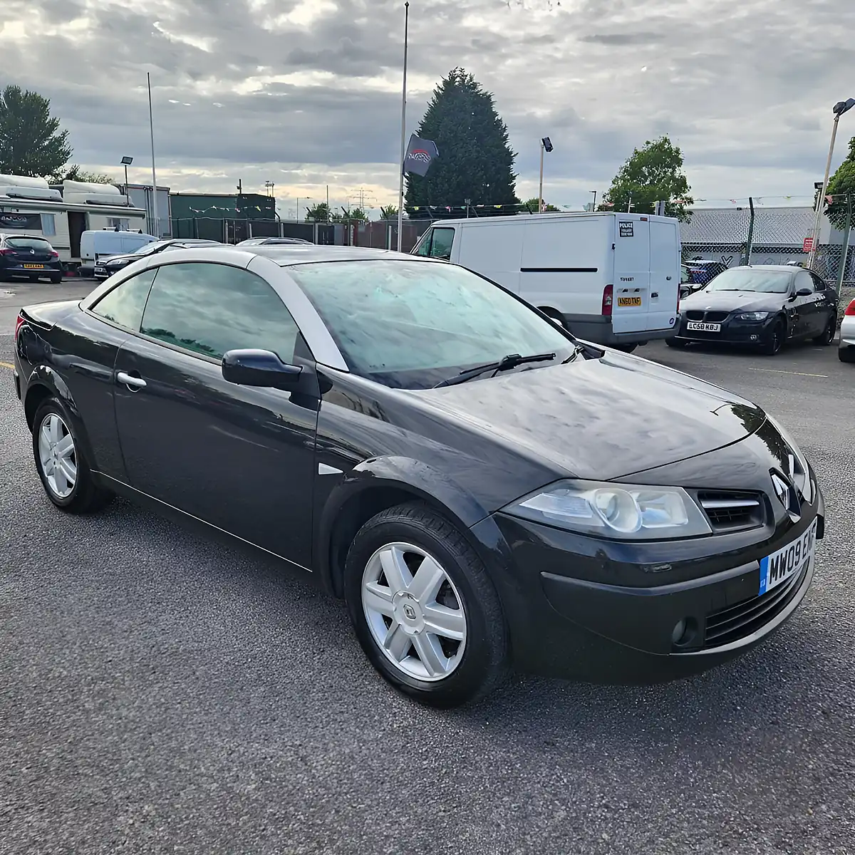 Used 2009 Renault Megane Leather Black - Interior and Exterior details 4