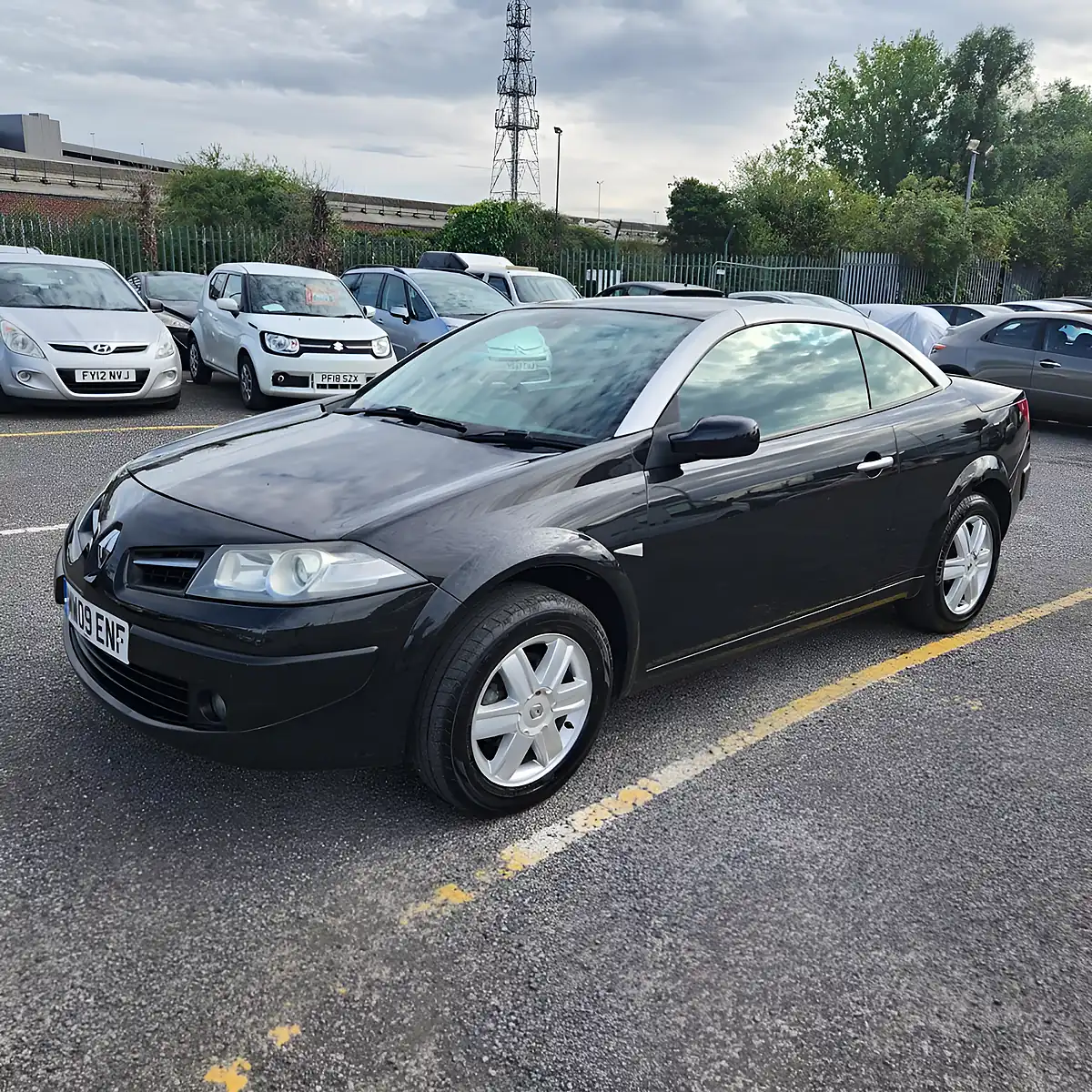 Used 2009 Renault Megane Leather Black - Interior and Exterior details 5