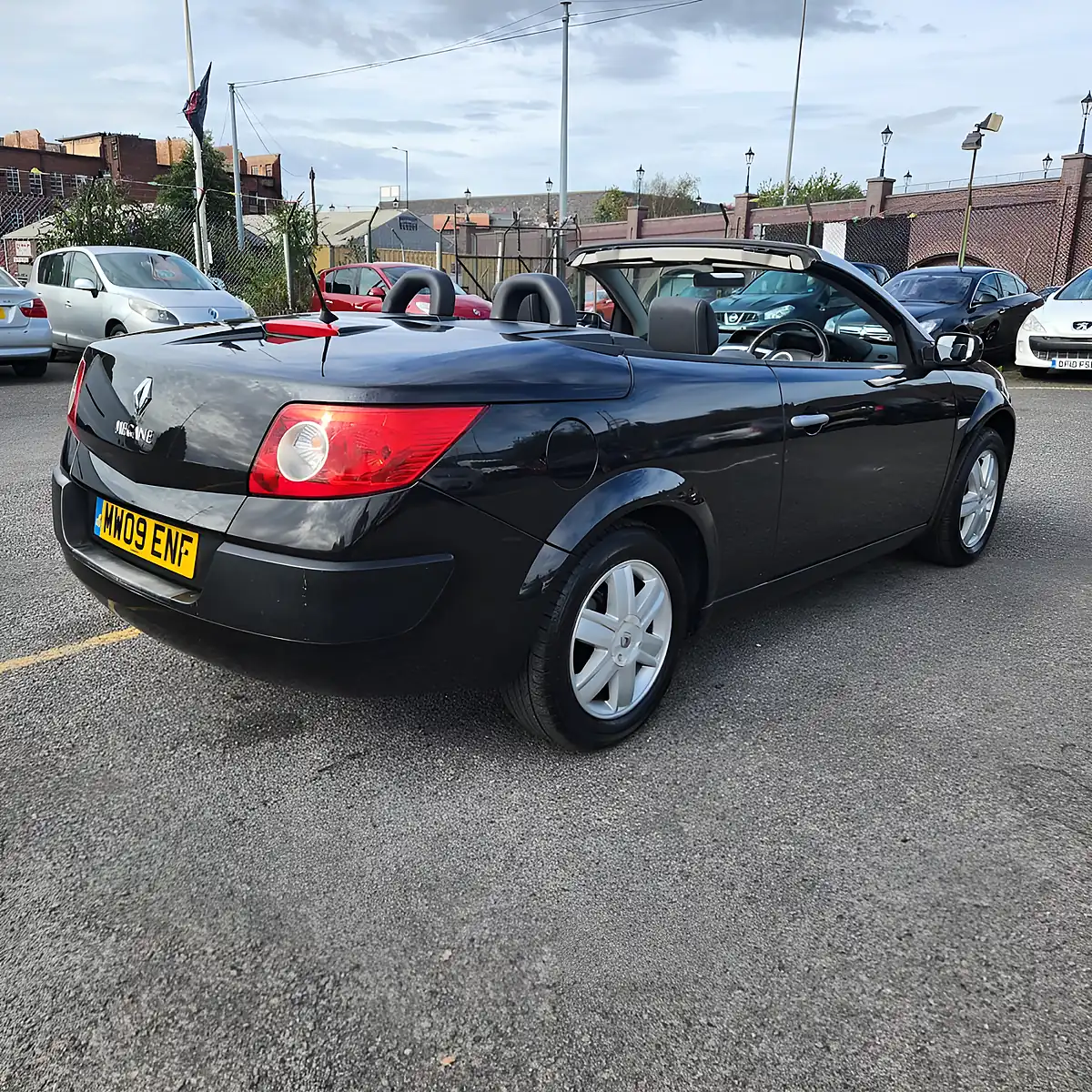 Used 2009 Renault Megane Leather Black - Interior and Exterior details 6