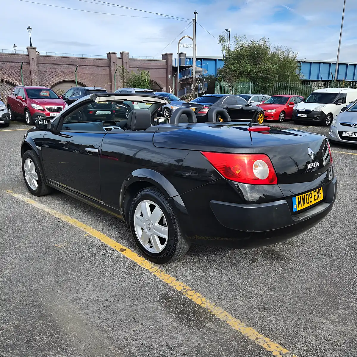 Used 2009 Renault Megane Leather Black - Interior and Exterior details 7