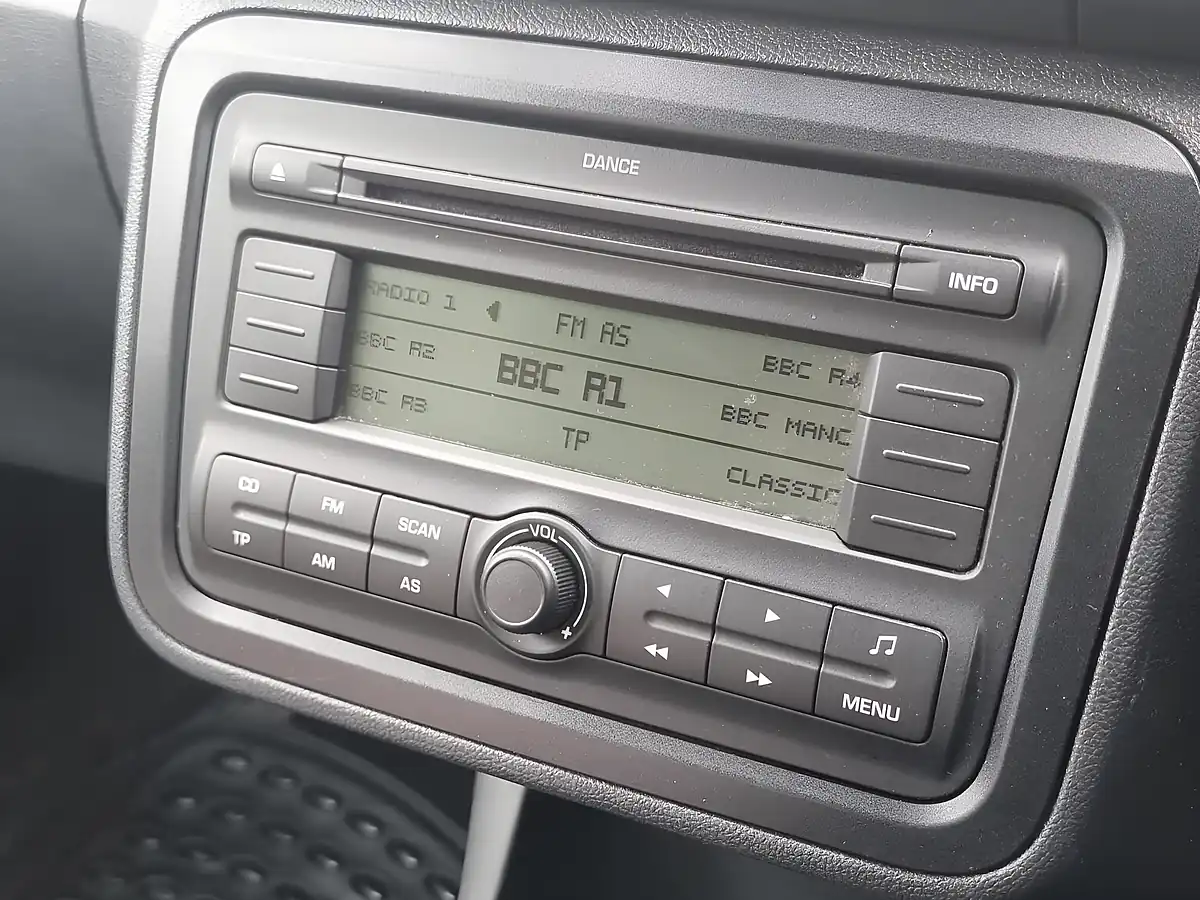 Used 2009 Skoda Fabia Silver - Interior and Exterior details 14
