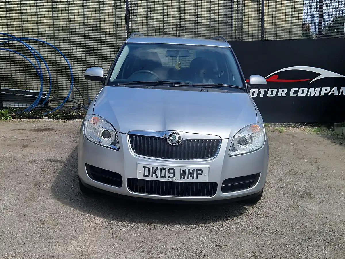 Used 2009 Skoda Fabia Silver - Interior and Exterior details 2