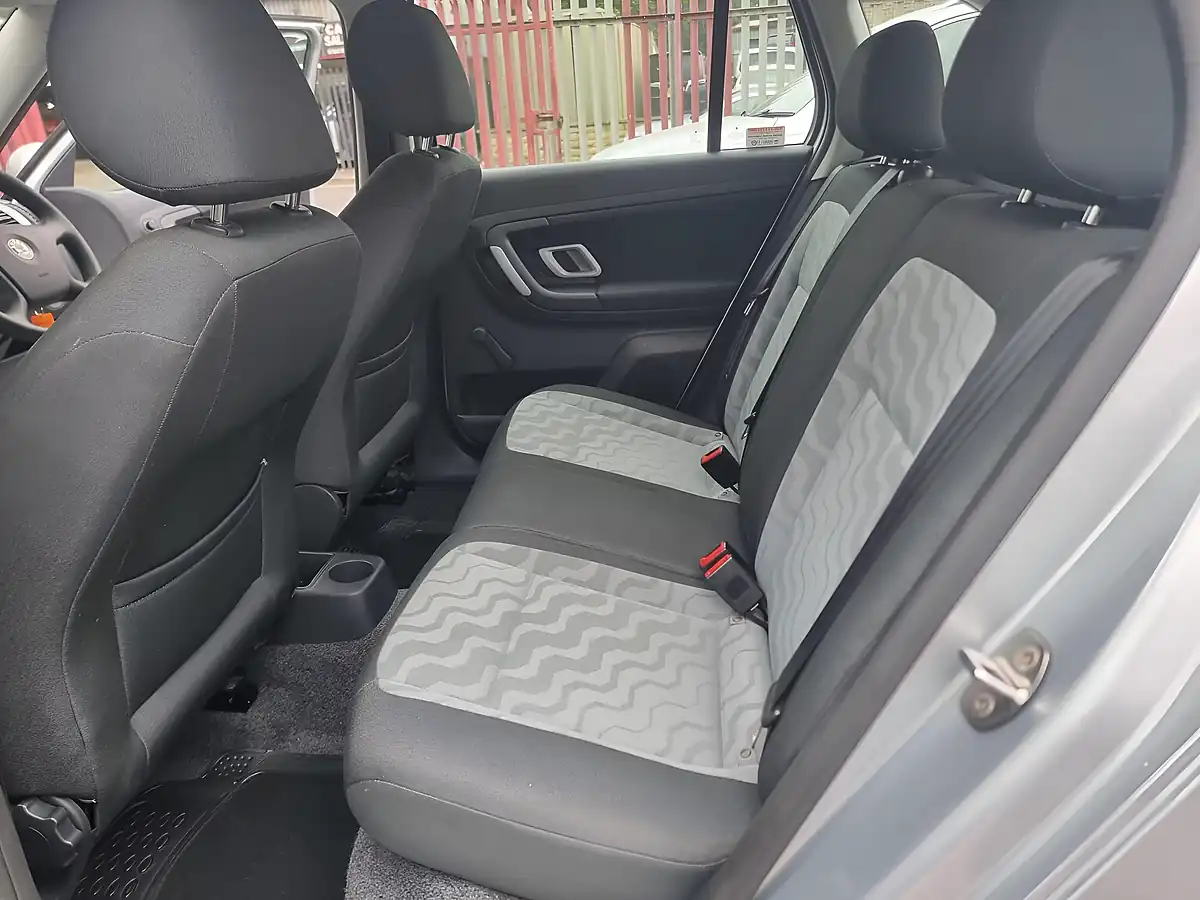 Used 2009 Skoda Fabia Silver - Interior and Exterior details 20