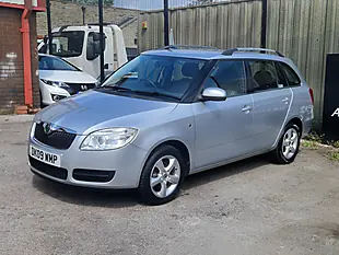 Used 2009 Skoda Fabia Silver - Interior and Exterior details 3