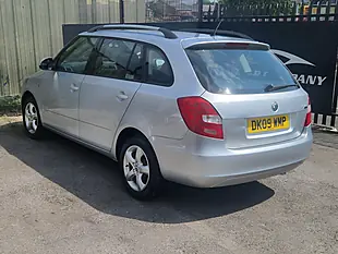 Used 2009 Skoda Fabia Silver - Interior and Exterior details 6