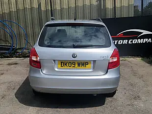 Used 2009 Skoda Fabia Silver - Interior and Exterior details 7