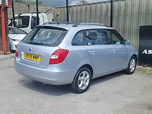 Used 2009 Skoda Fabia Silver - Interior and Exterior details 8