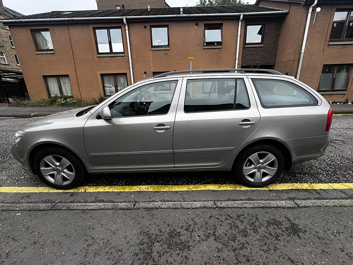 Used 2009 Skoda Octavia Elegance Beige - Interior and Exterior details 2