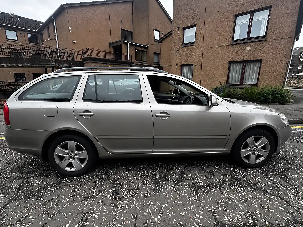 Used 2009 Skoda Octavia Elegance Beige - Interior and Exterior details 3