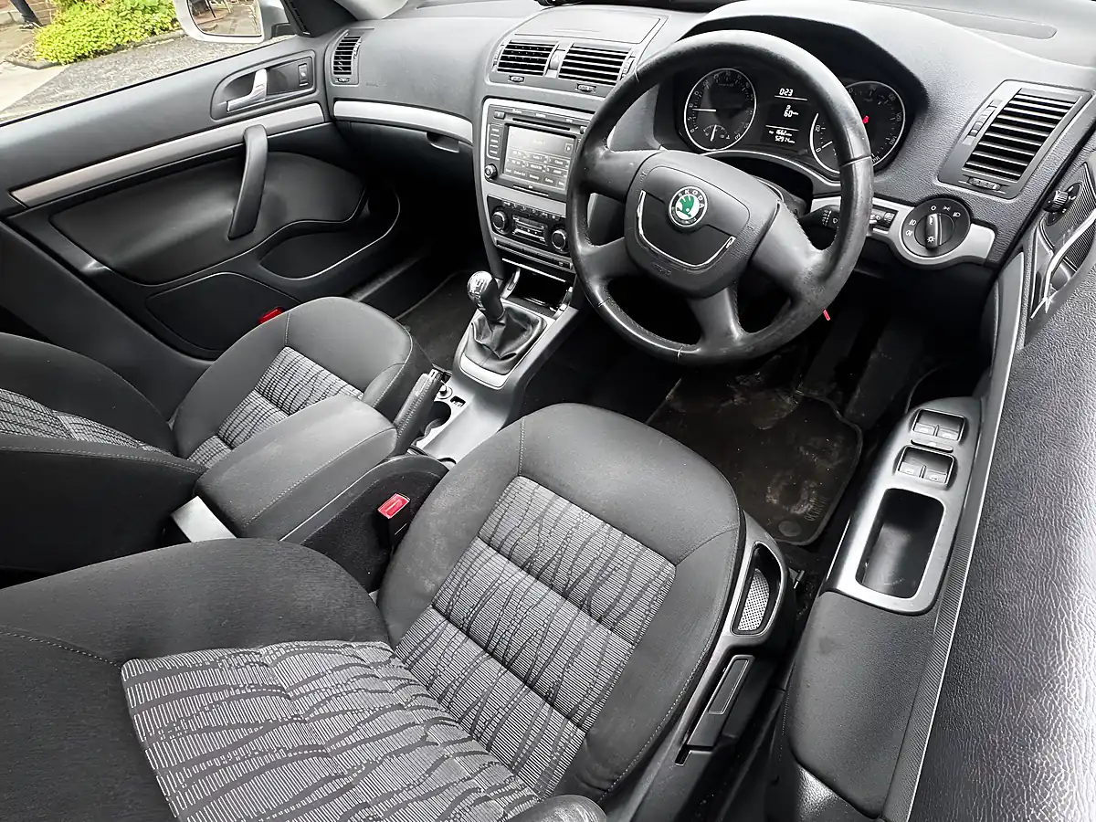 Used 2009 Skoda Octavia Elegance Beige - Interior and Exterior details 5