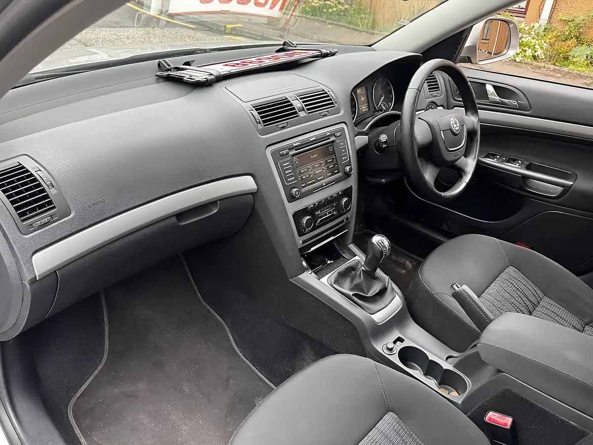 Used 2009 Skoda Octavia Elegance Beige - Interior and Exterior details 6