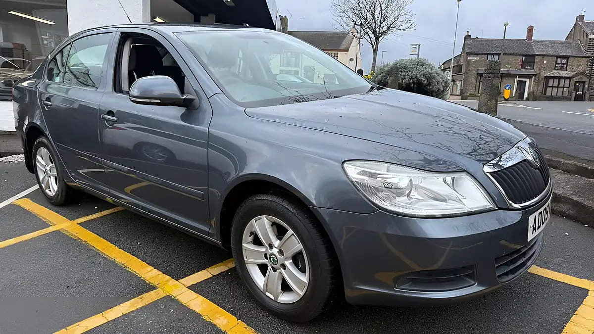 Used 2009 Skoda Octavia Se Grey - Front View