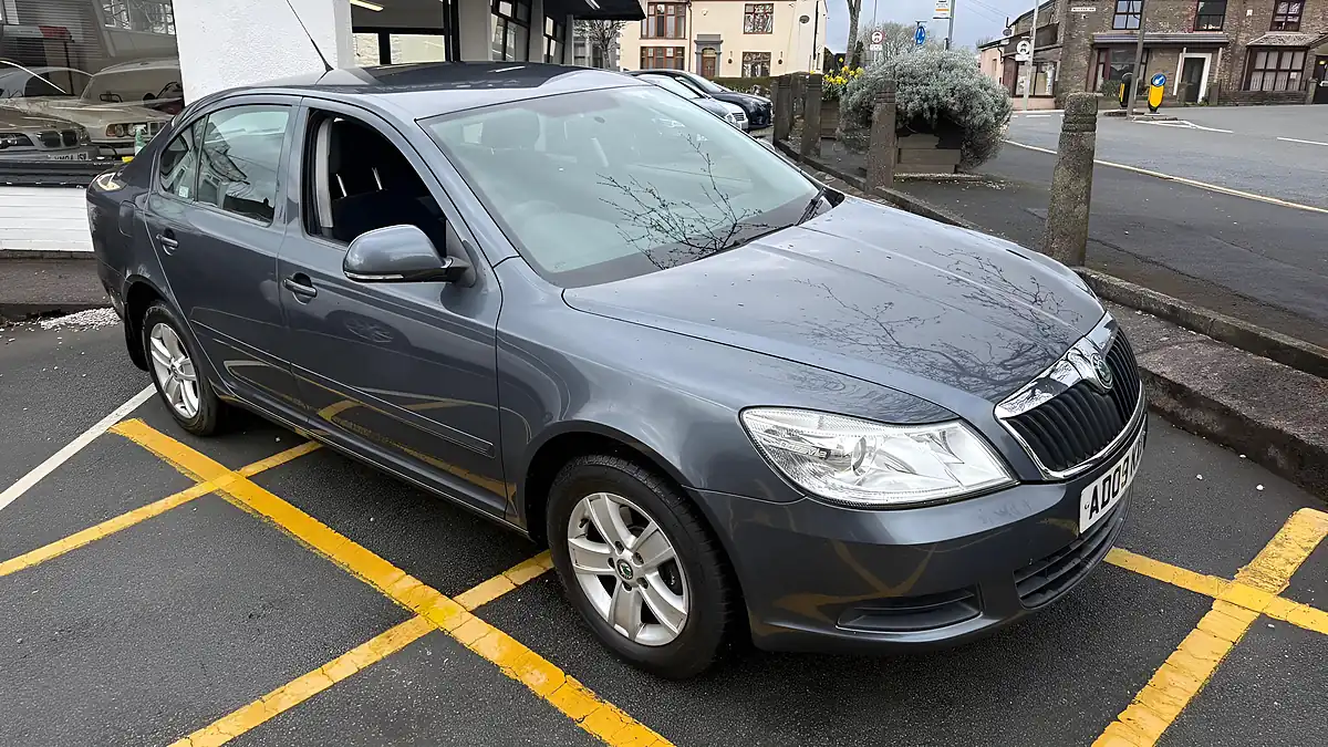 Used 2009 Skoda Octavia Se Grey - Interior and Exterior details 11