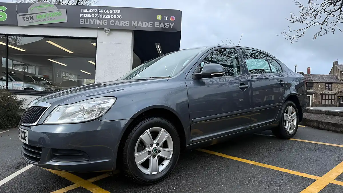 Used 2009 Skoda Octavia Se Grey - Interior and Exterior details 13