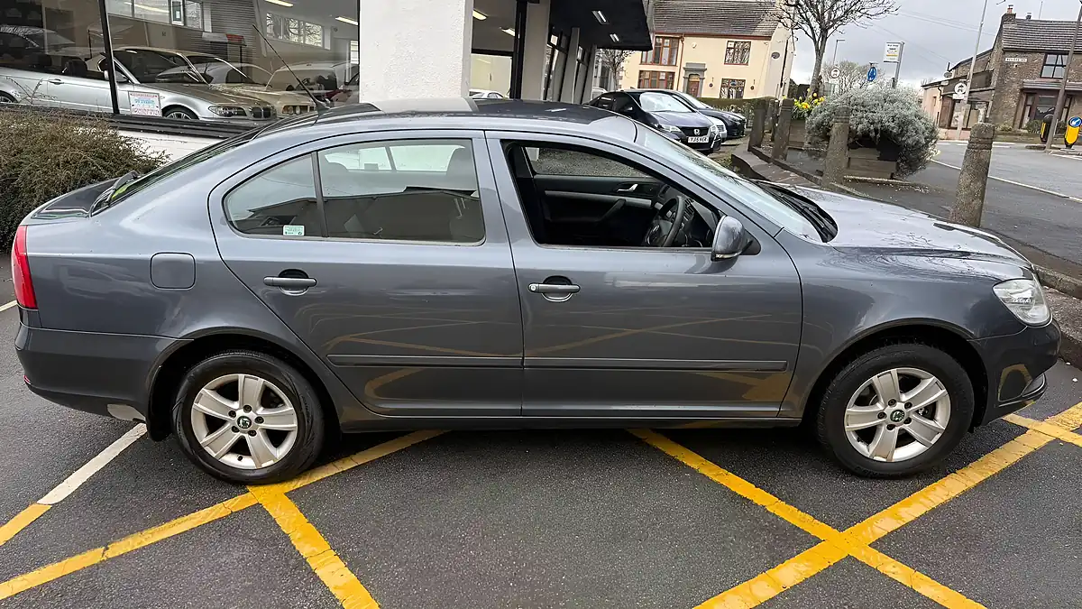 Used 2009 Skoda Octavia Se Grey - Interior and Exterior details 14