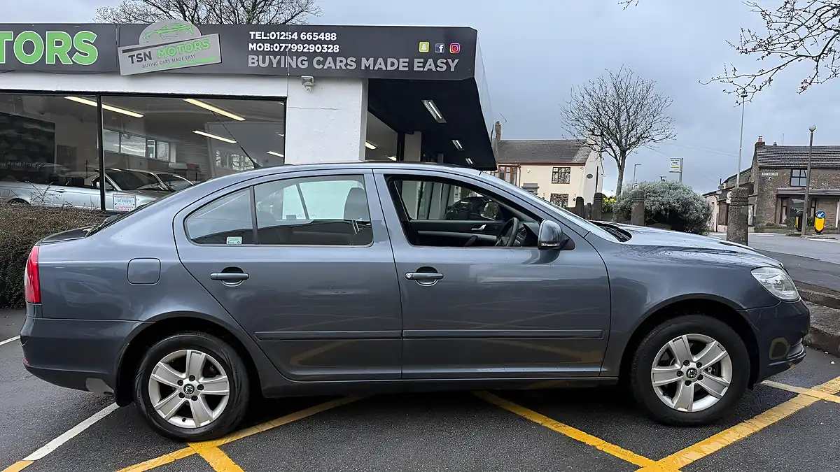 Used 2009 Skoda Octavia Se Grey - Interior and Exterior details 16