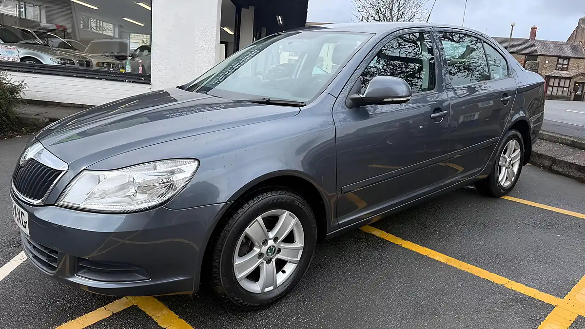 Used 2009 Skoda Octavia Se Grey - Interior and Exterior details 3