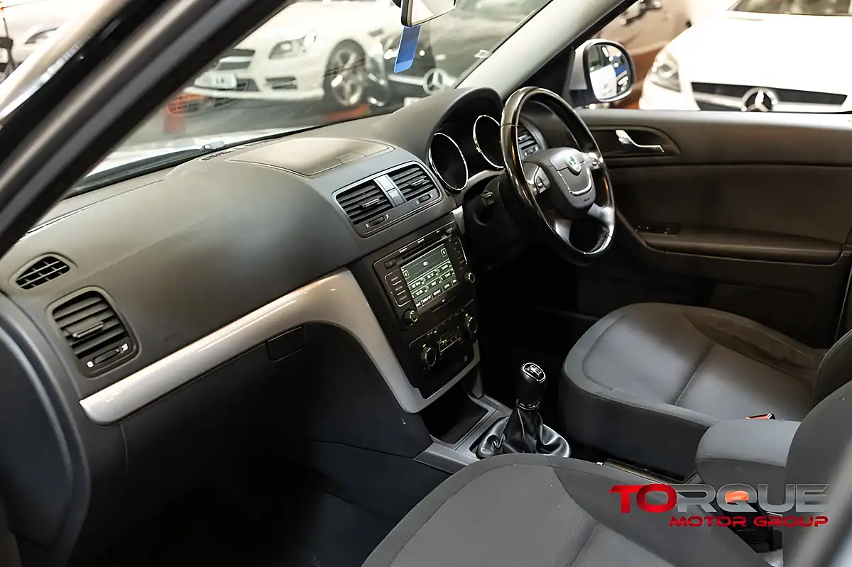 Used 2009 Skoda Yeti Se Silver - Interior and Exterior details 10