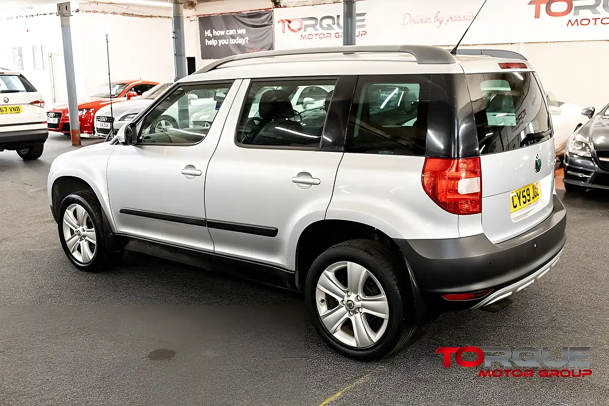 Used 2009 Skoda Yeti Se Silver - Interior and Exterior details 12