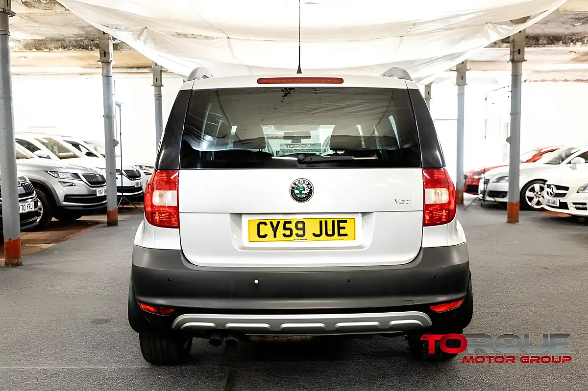 Used 2009 Skoda Yeti Se Silver - Interior and Exterior details 13