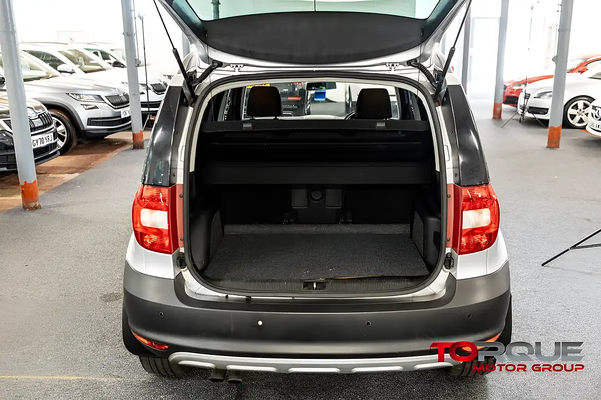 Used 2009 Skoda Yeti Se Silver - Interior and Exterior details 20
