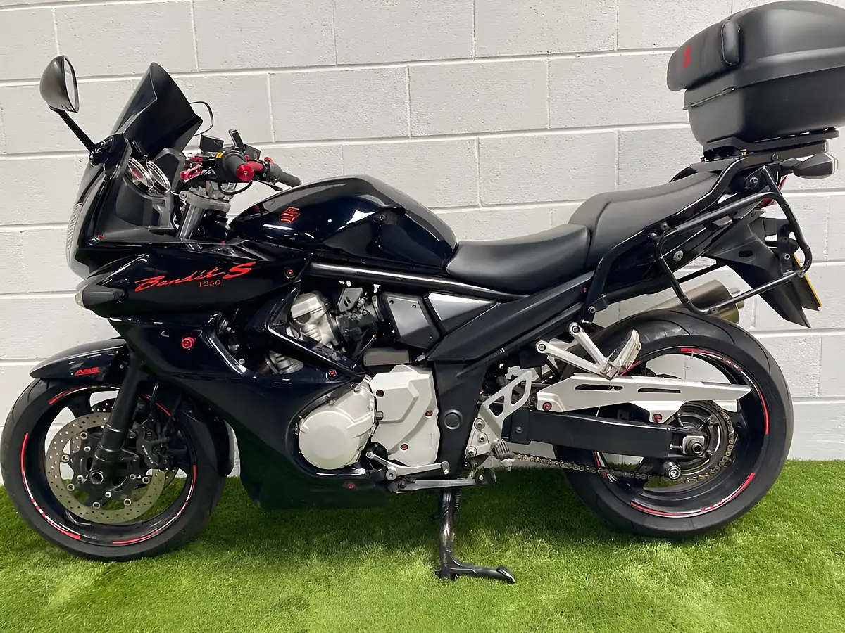 Used 2009 Suzuki Bandit S Black - Interior and Exterior details 11