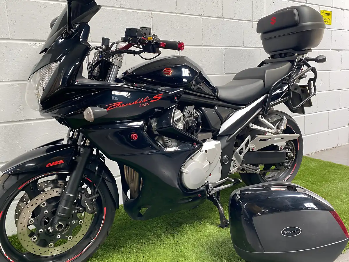 Used 2009 Suzuki Bandit S Black - Interior and Exterior details 13