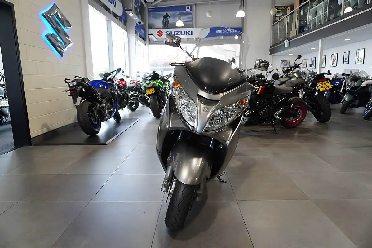 Used 2009 Suzuki Burgman 400 Silver Metallic - Interior and Exterior details 3