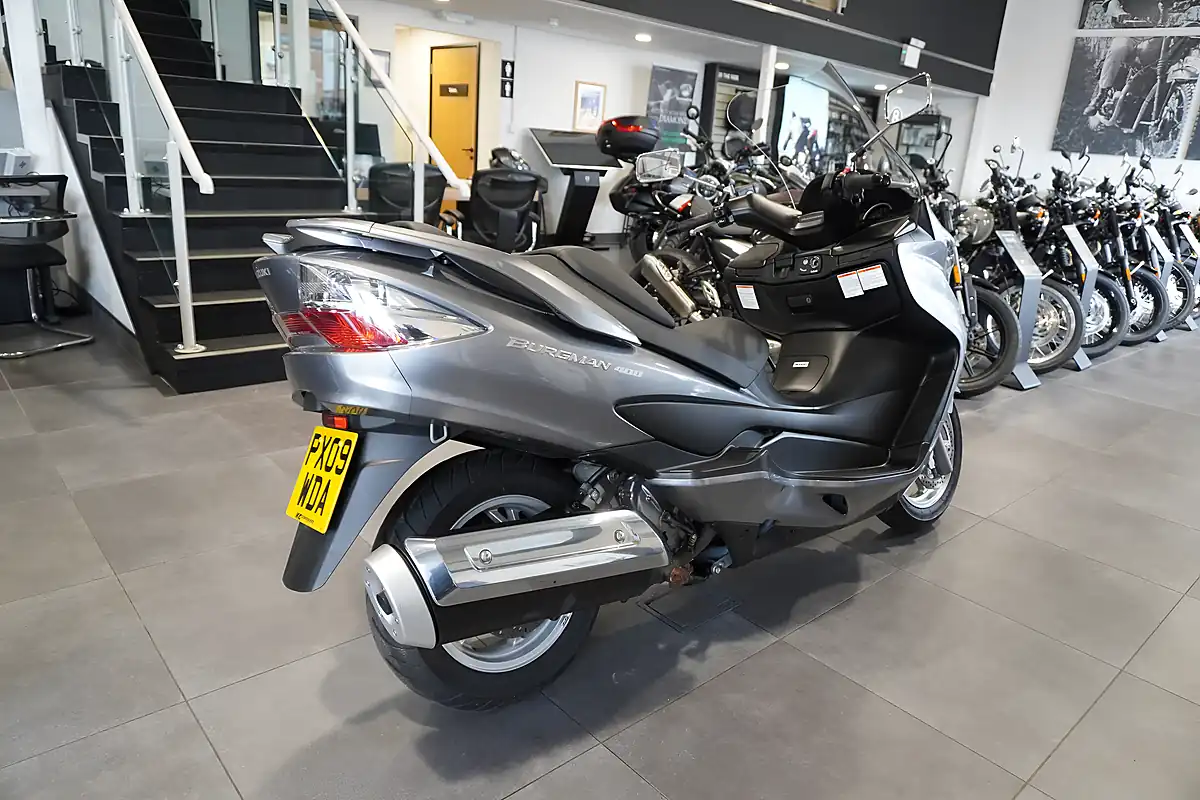 Used 2009 Suzuki Burgman 400 Silver Metallic - Interior and Exterior details 5
