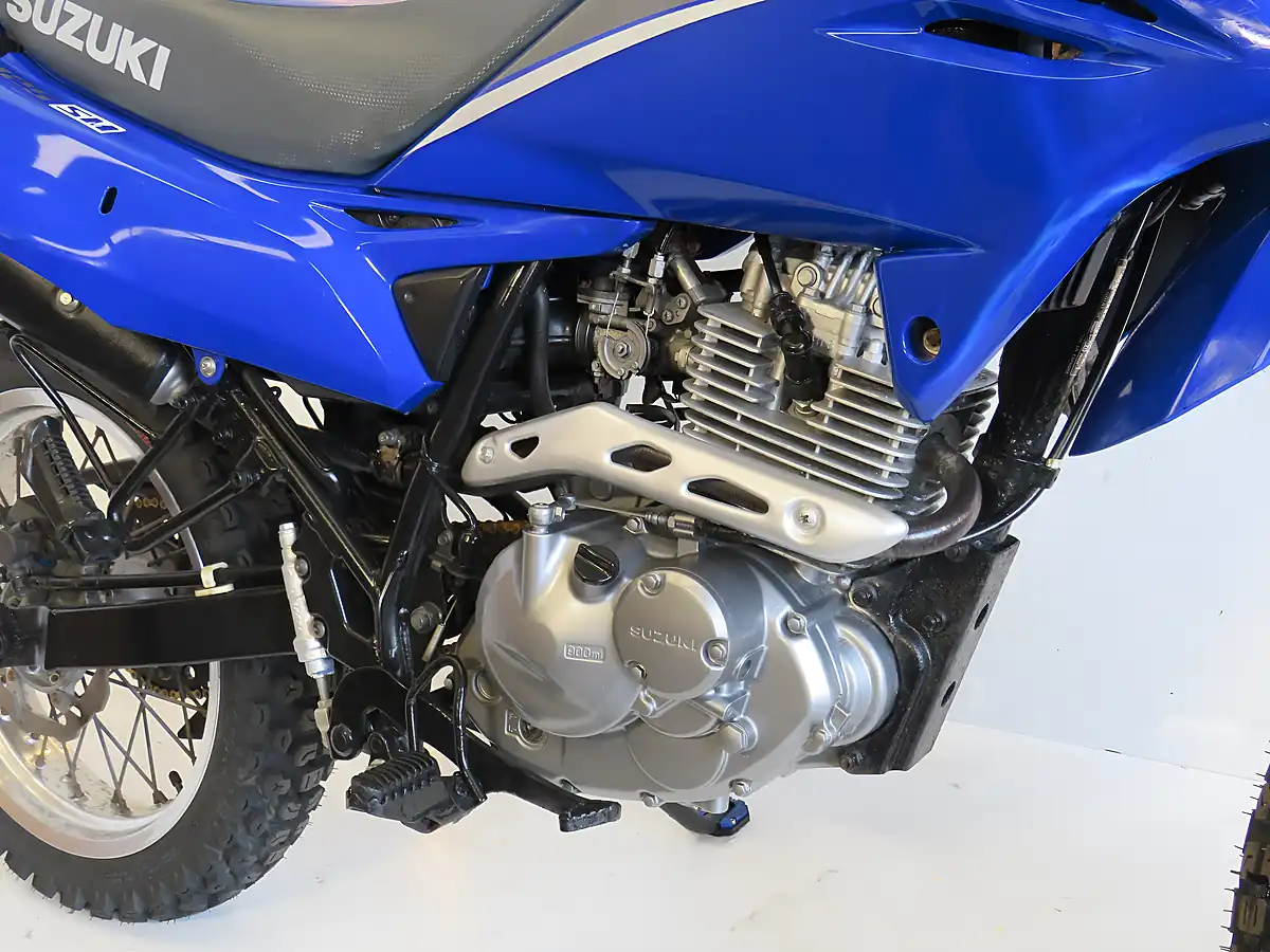 Used 2009 Suzuki DR125SE Blue - Interior and Exterior details 11