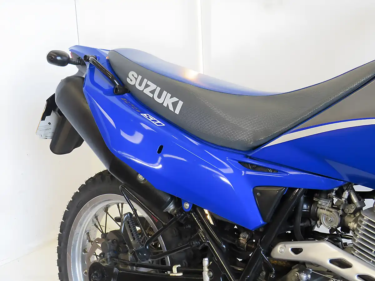 Used 2009 Suzuki DR125SE Blue - Interior and Exterior details 13