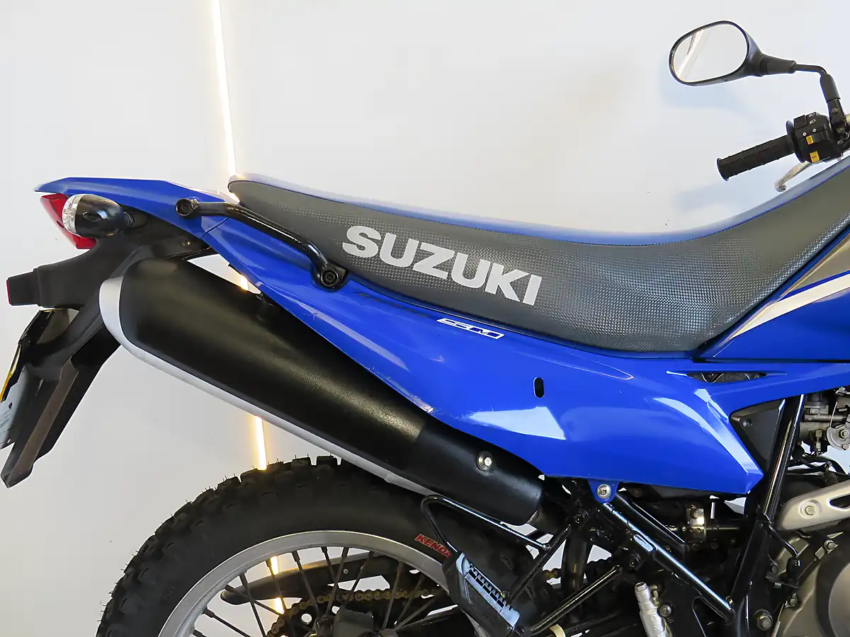 Used 2009 Suzuki DR125SE Blue - Interior and Exterior details 4