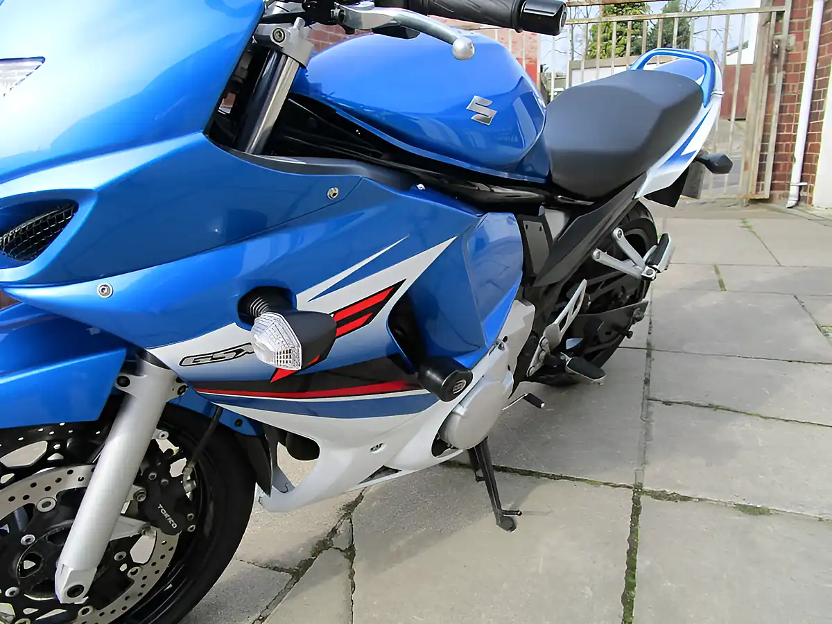 Used 2009 Suzuki GSX650 FK9 Blue/White - Interior and Exterior details 11