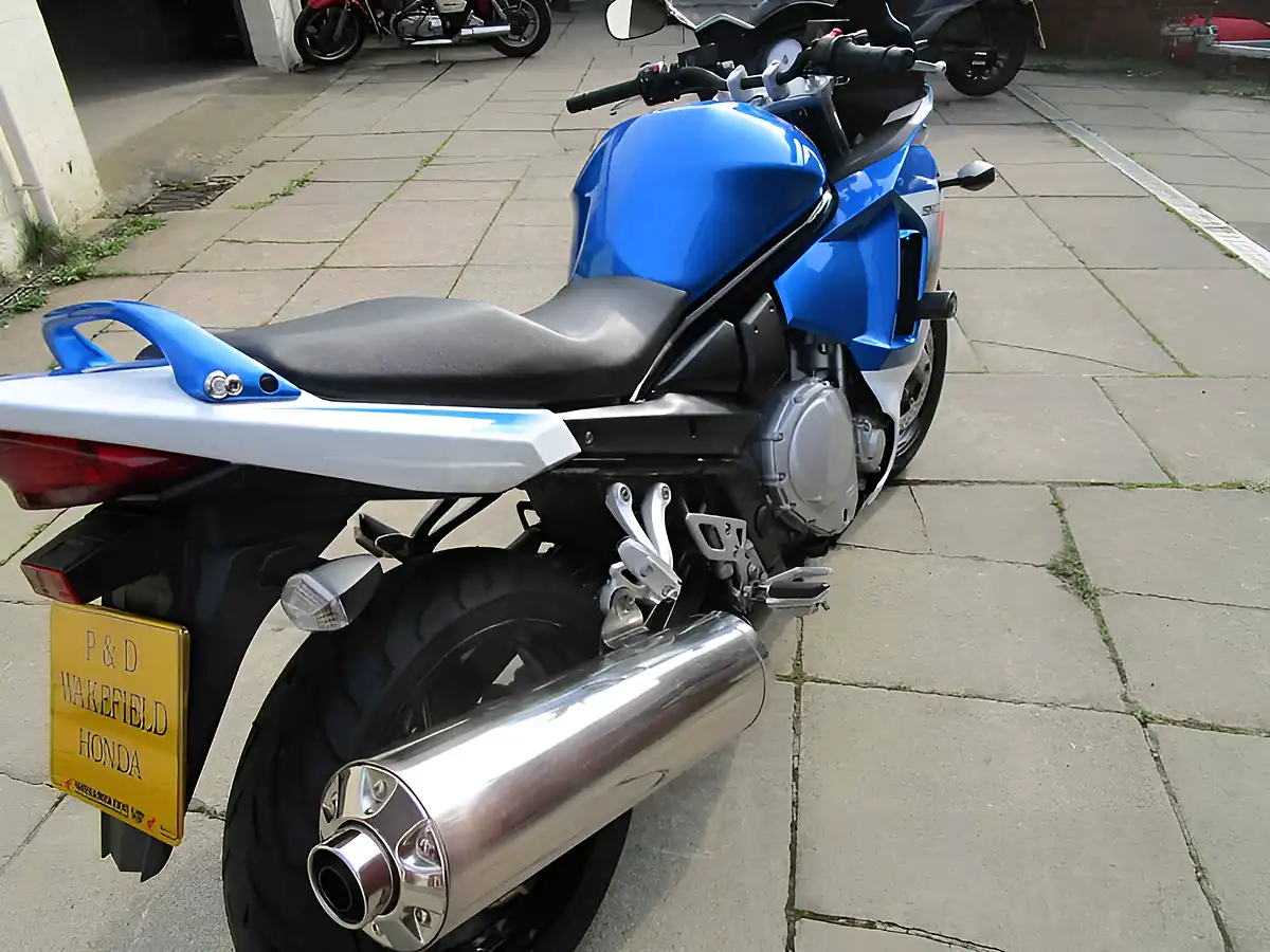 Used 2009 Suzuki GSX650 FK9 Blue/White - Interior and Exterior details 19