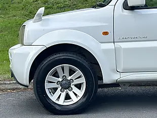 Used 2009 Suzuki Jimny Land Venture White - Interior and Exterior details 12