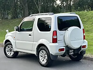 Used 2009 Suzuki Jimny Land Venture White - Interior and Exterior details 13
