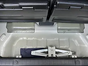Used 2009 Suzuki Jimny Land Venture White - Interior and Exterior details 16