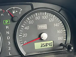Used 2009 Suzuki Jimny Land Venture White - Interior and Exterior details 18
