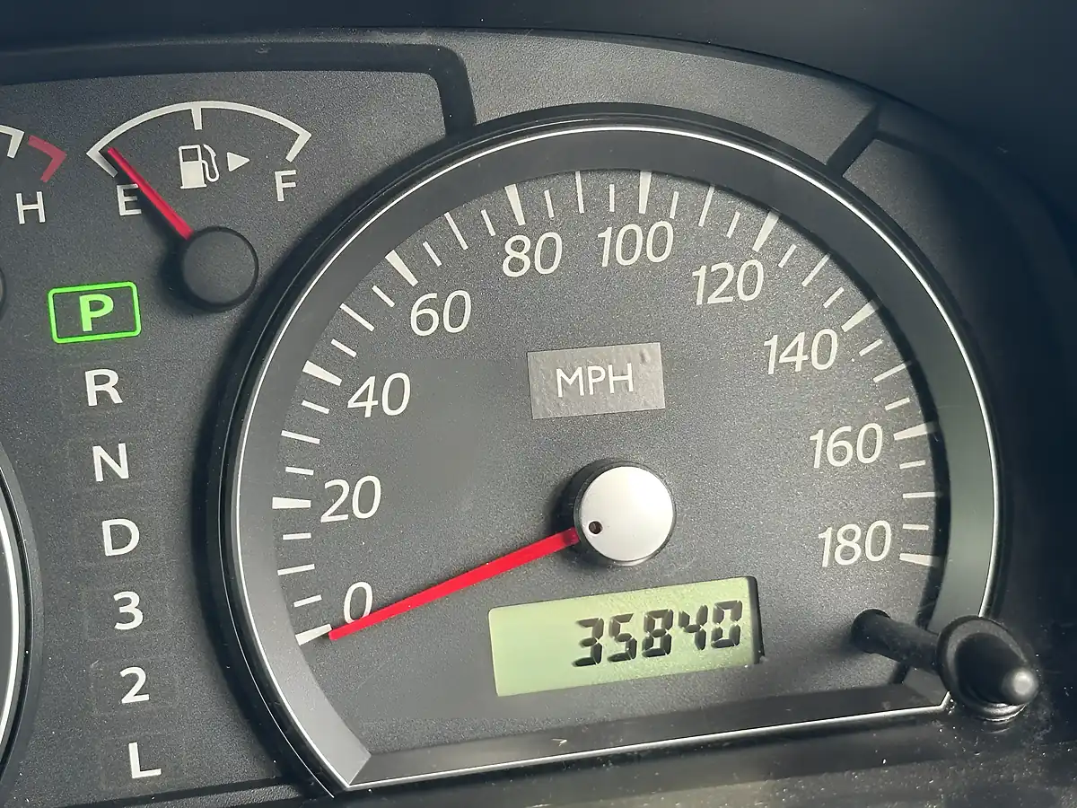 Used 2009 Suzuki Jimny Land Venture White - Interior and Exterior details 18