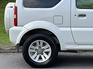 Used 2009 Suzuki Jimny Land Venture White - Interior and Exterior details 5
