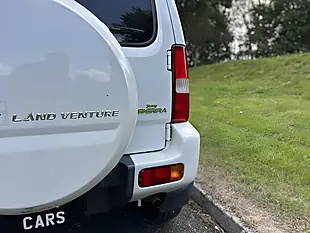 Used 2009 Suzuki Jimny Land Venture White - Interior and Exterior details 9
