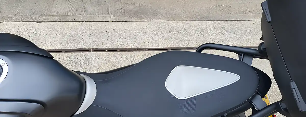 Used 2009 Suzuki SFV650 Gladius - Interior and Exterior details 9
