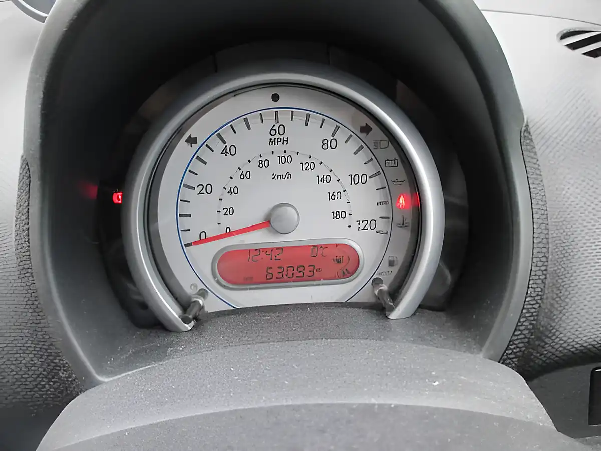 Used 2009 Suzuki Splash Red - Interior and Exterior details 11